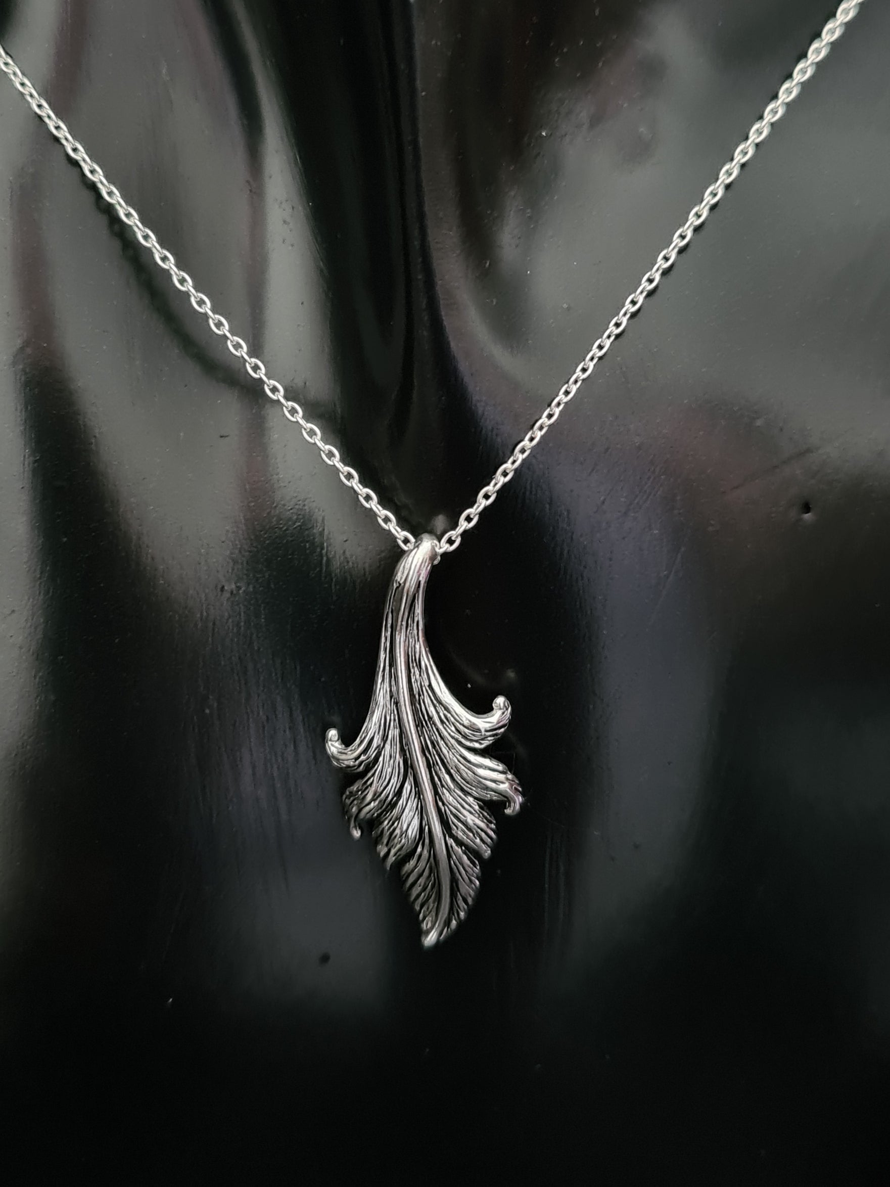 925 FEATHER SILVER NECKLACE