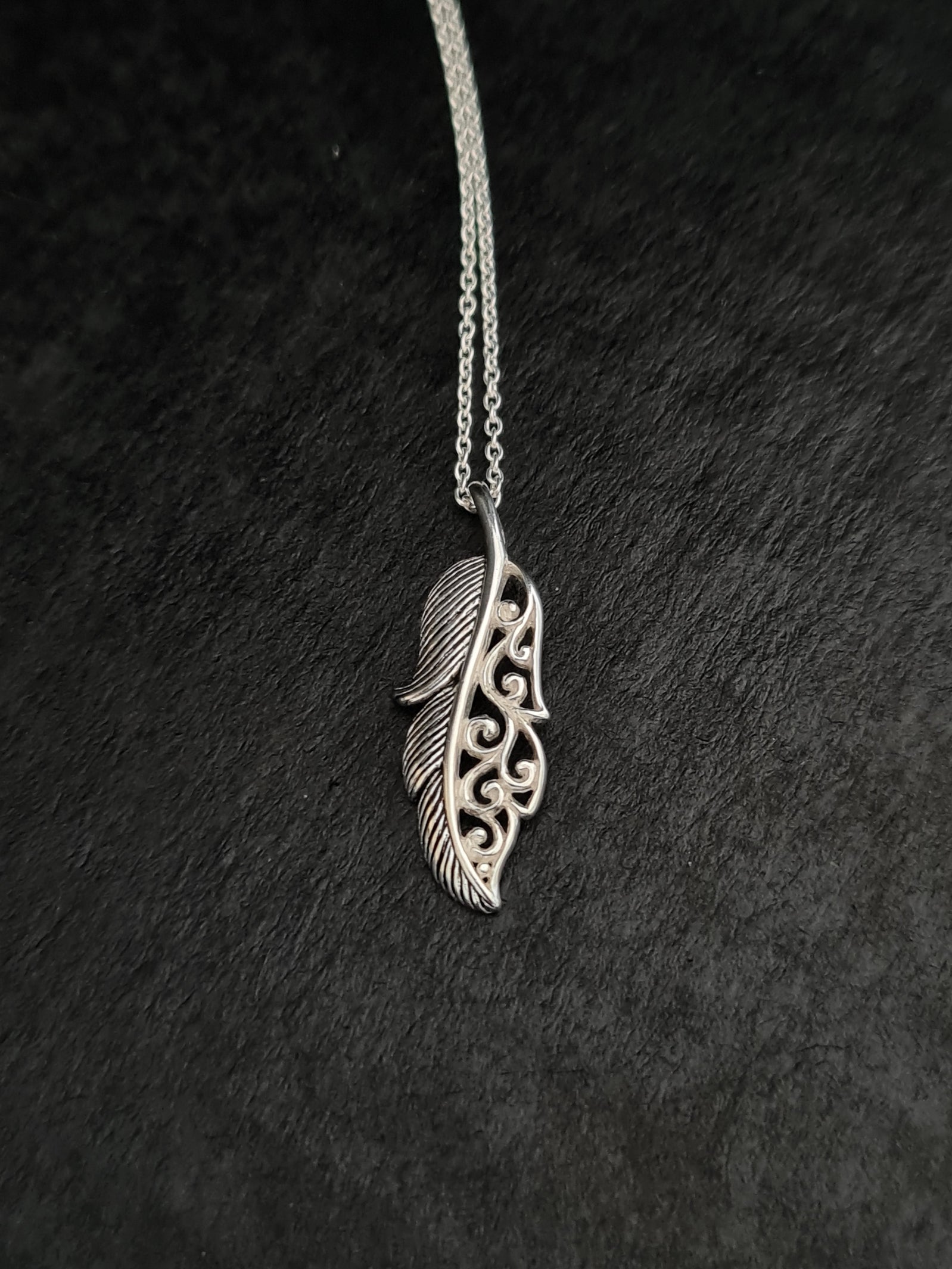 925 STYLISH LEAF DESIGNED SILVER NECKLACE SPE-3670