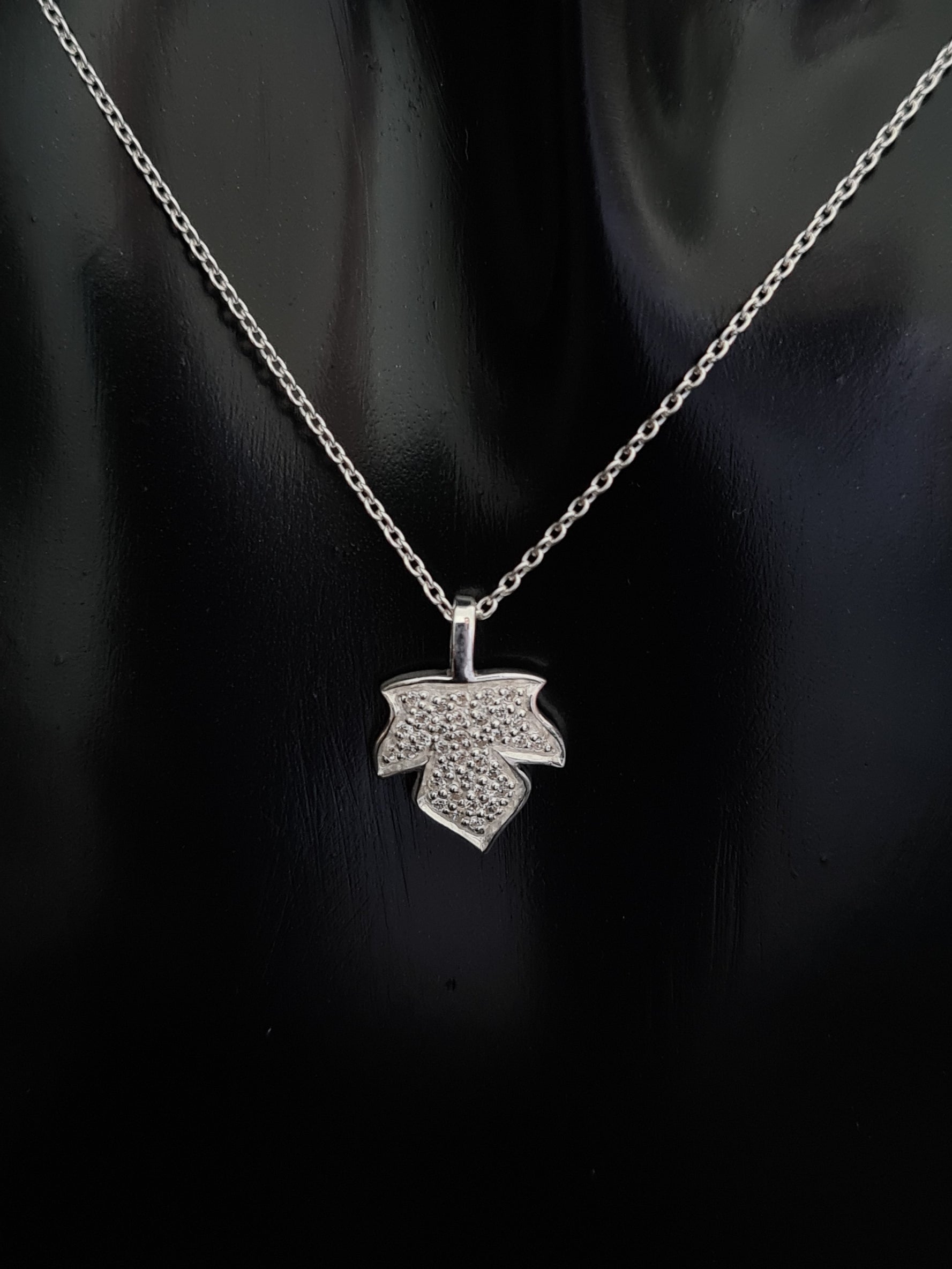 925 MAPLE LEAF WITH CZ SILVER NECKLACE