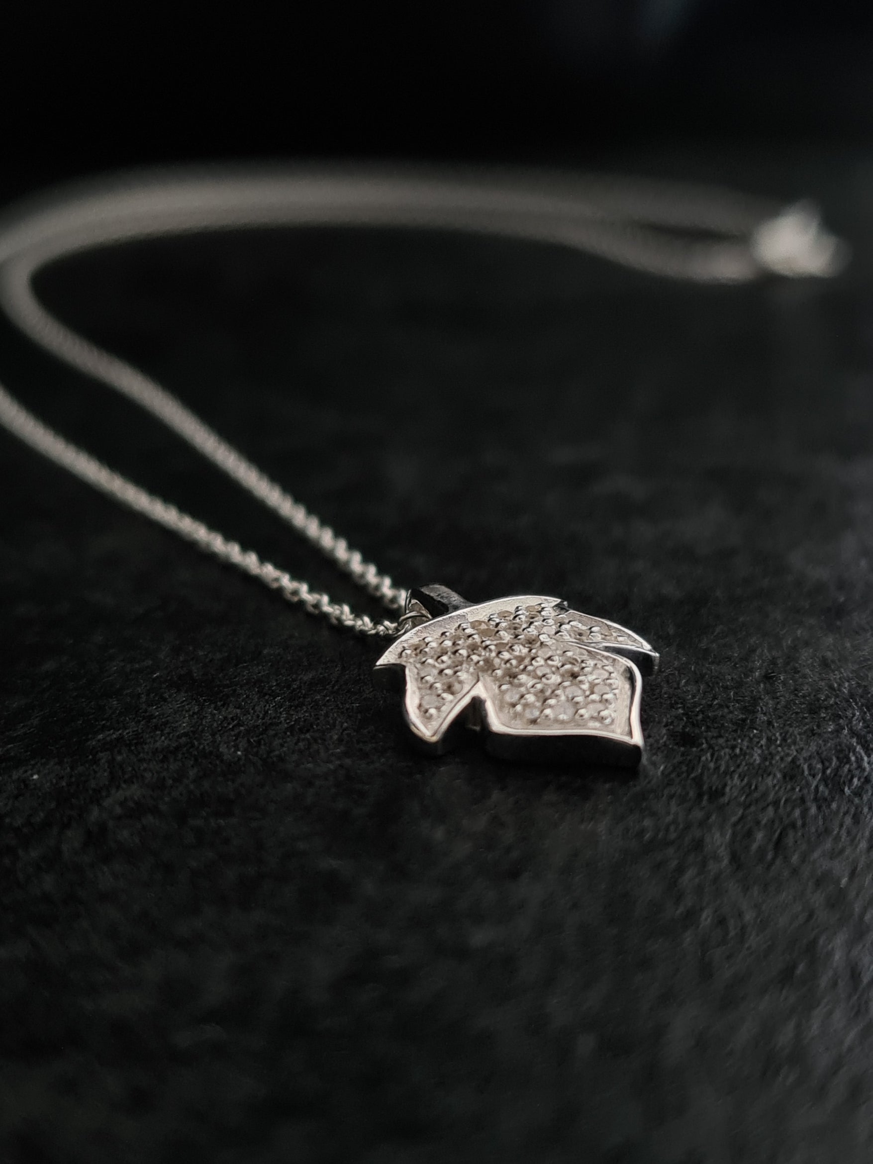 925 MAPLE LEAF WITH CZ SILVER NECKLACE